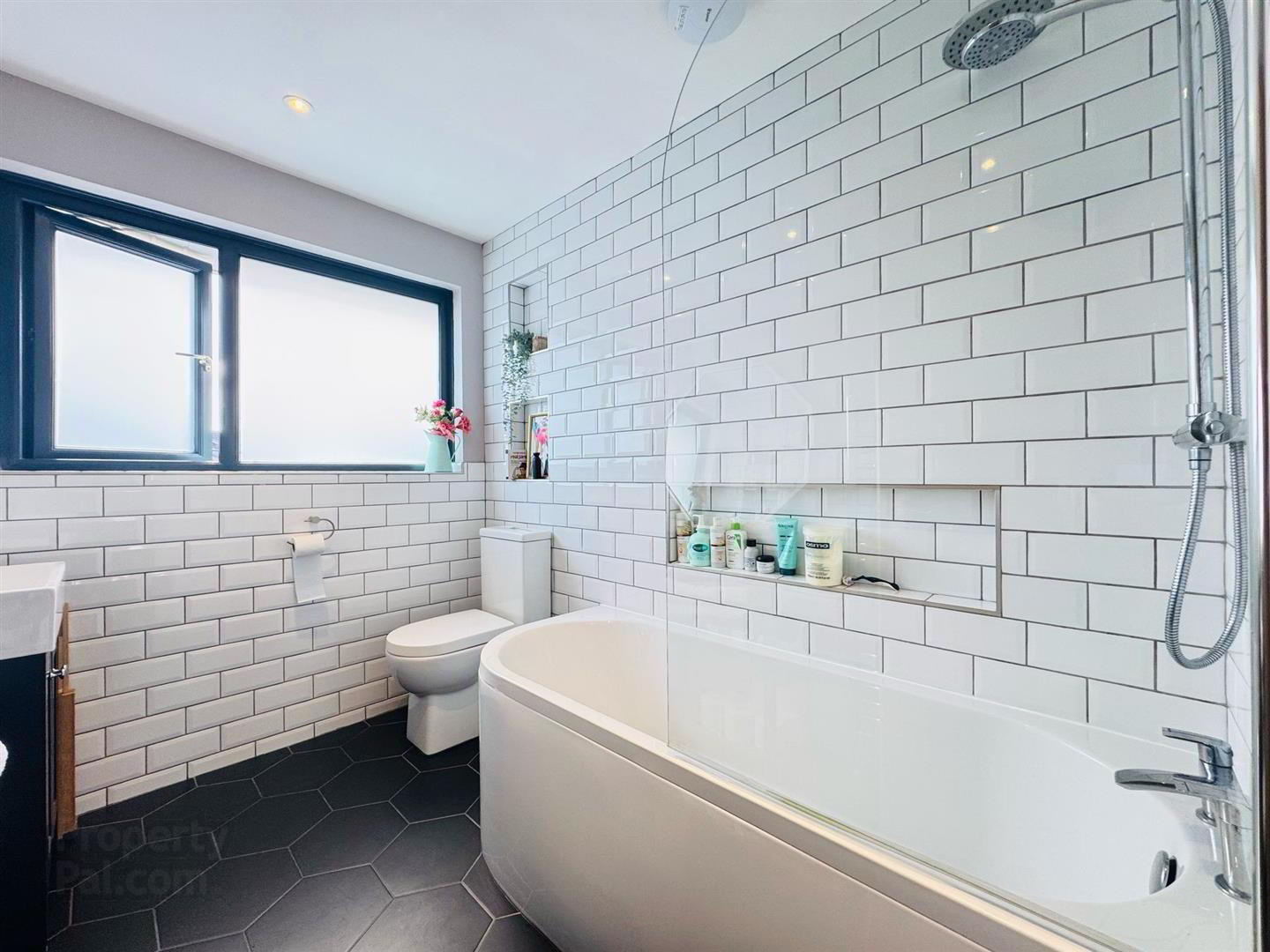 8 Waverley Avenue 9 of 14