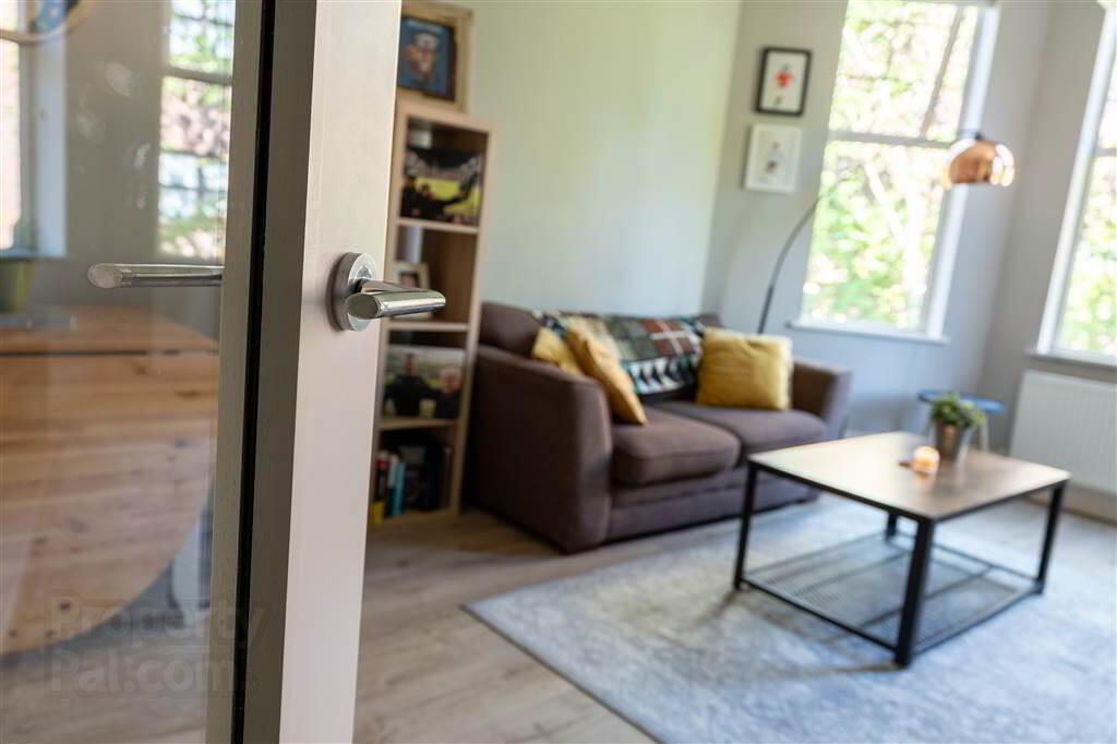 Apt 6 35, 37 Sans Souci Park 8 of 27