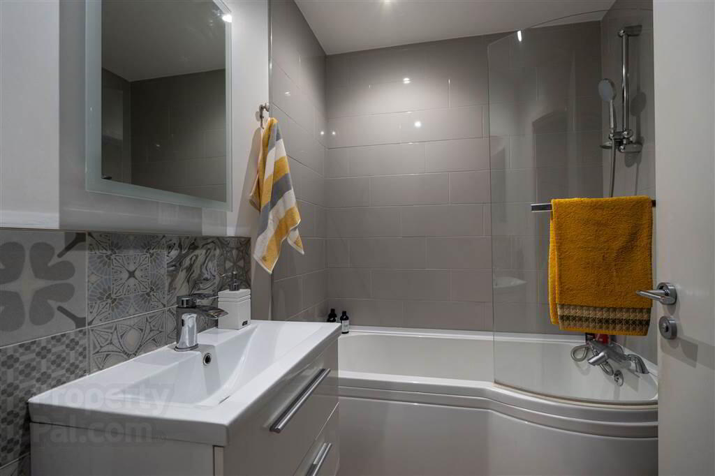 Apt 6 35, 37 Sans Souci Park 20 of 27