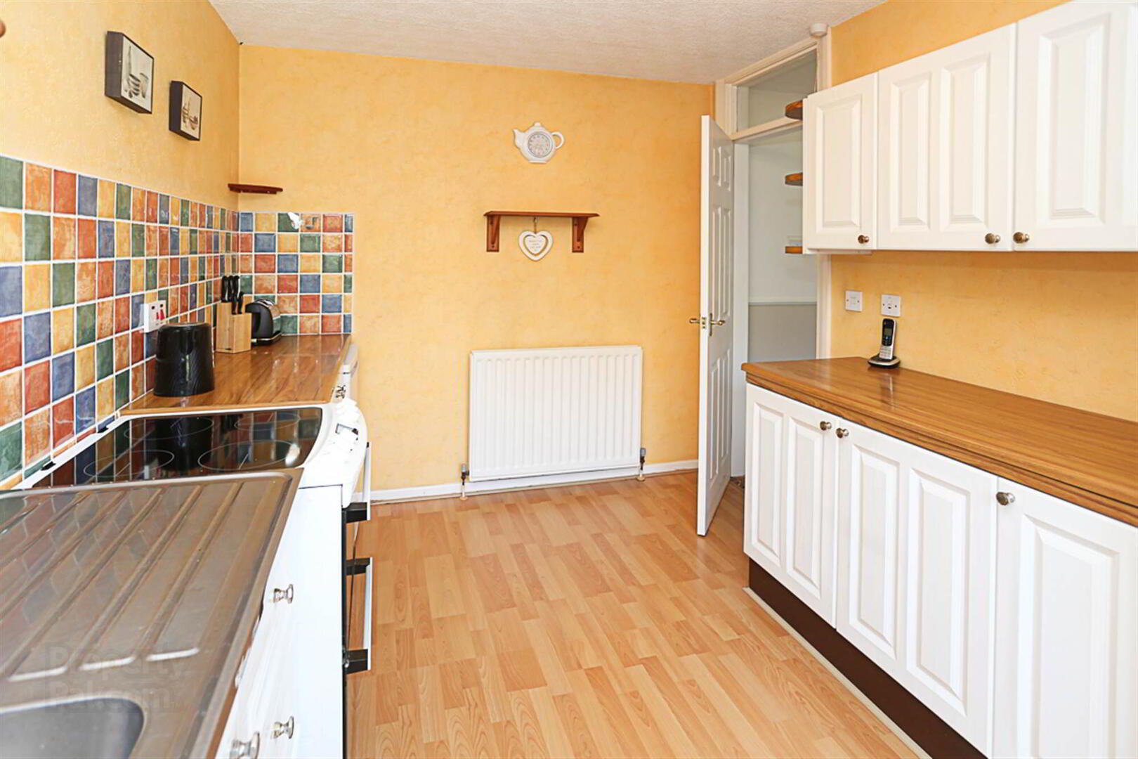37 Lynne Crescent 8 of 20