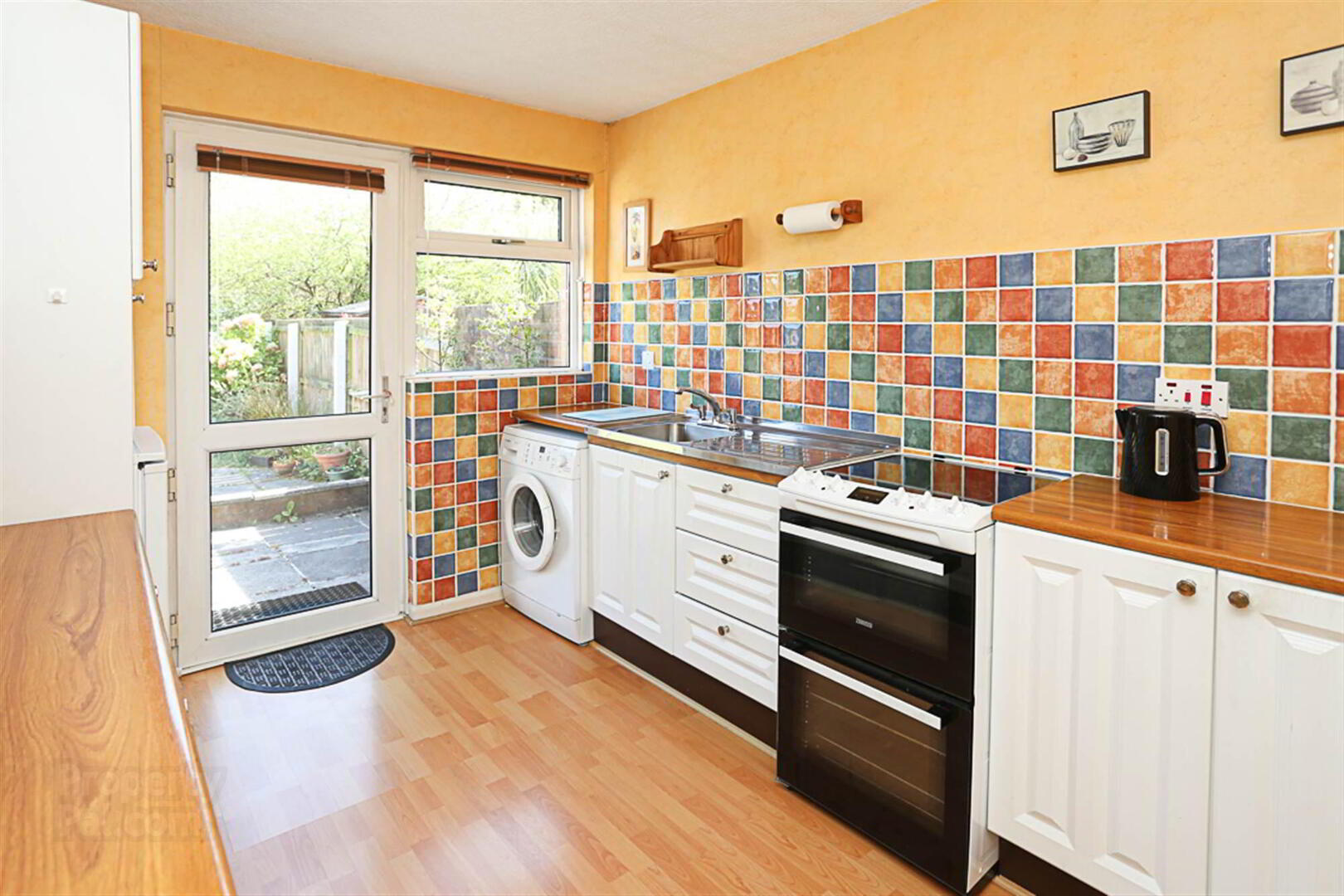 37 Lynne Crescent 7 of 20
