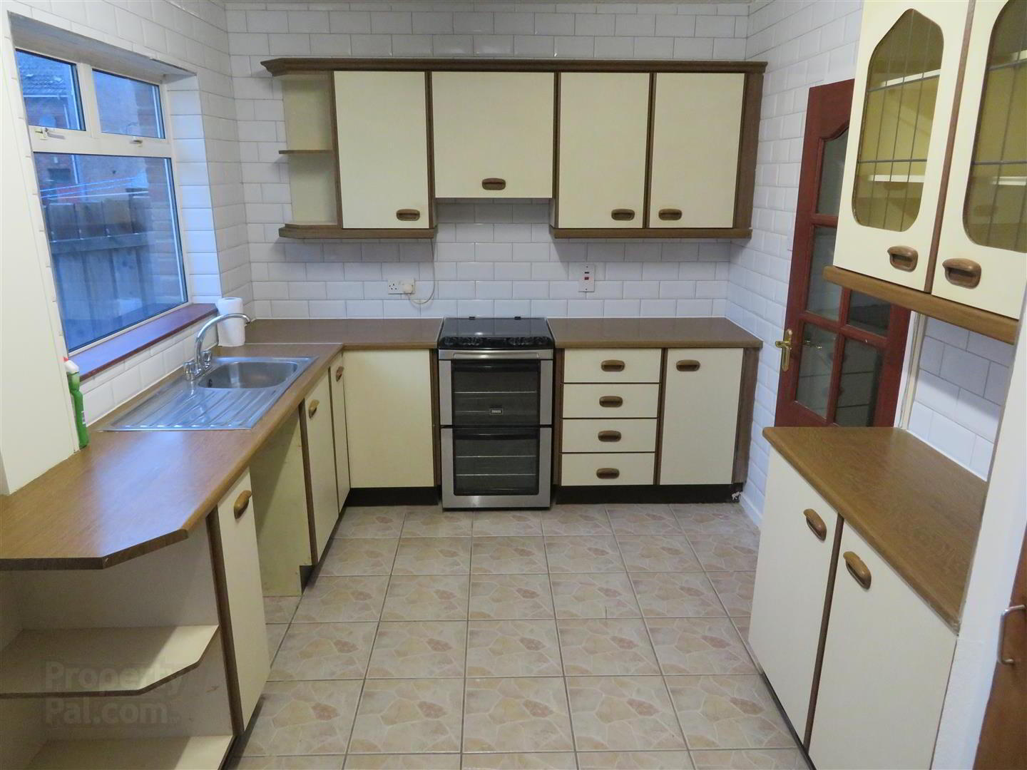 34 Glenavon Crescent 7 of 12