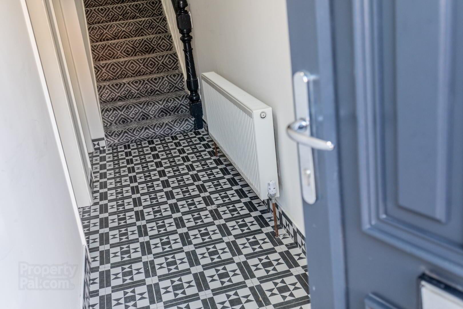 Room 2, 9 Frank Street 3 of 22