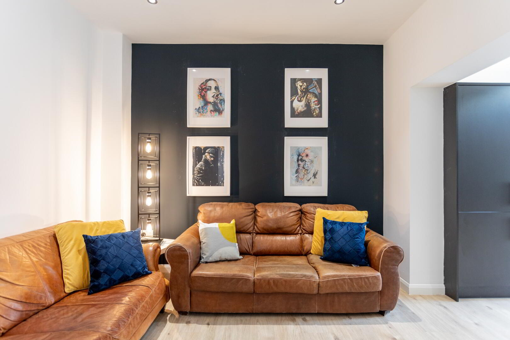 Room 2, 9 Frank Street 21 of 22