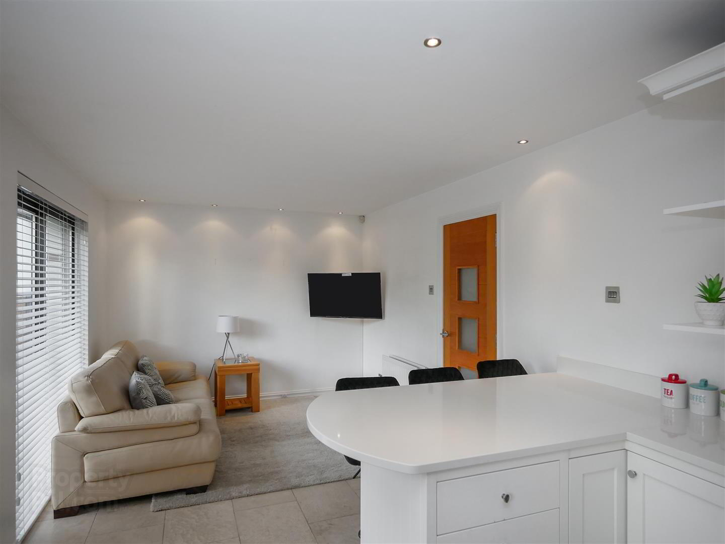 18 Croft Hill 12 of 26