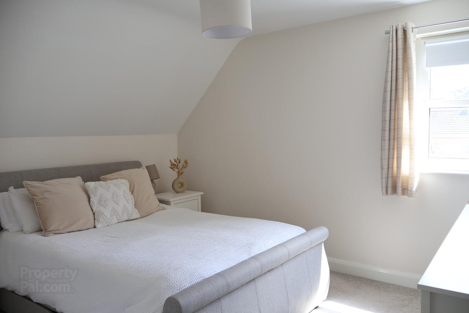 12 Oakdene Crescent 13 of 16