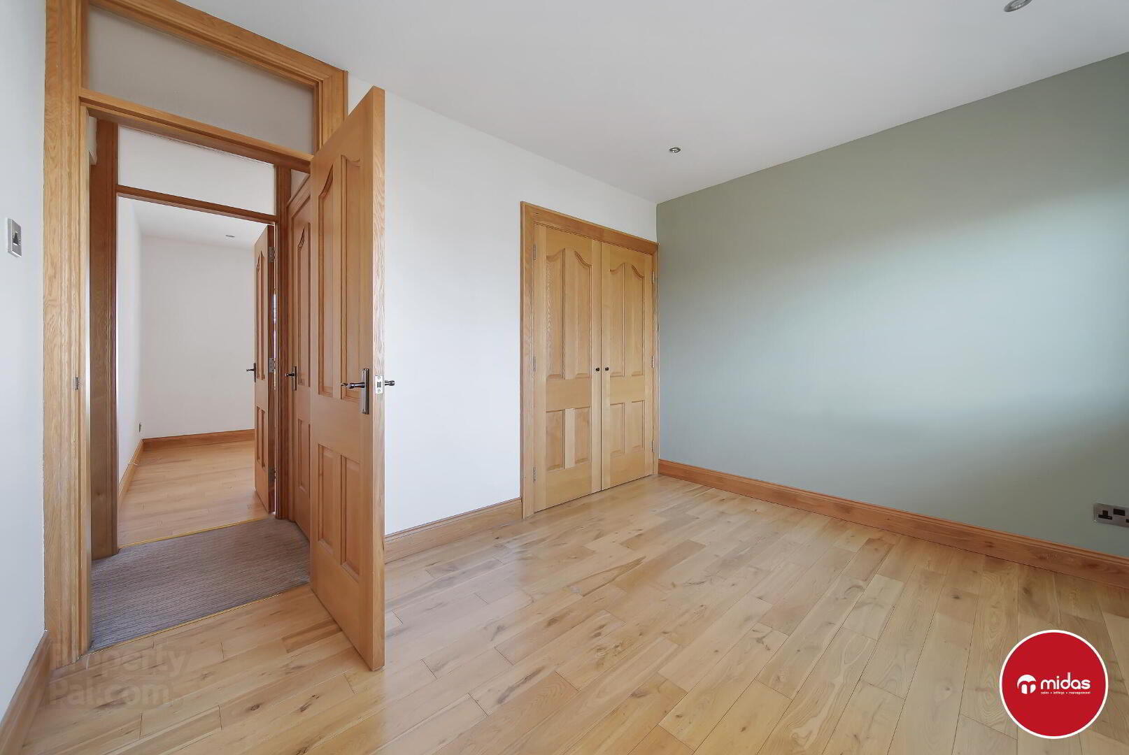 28 Thornhill Park 24 of 31