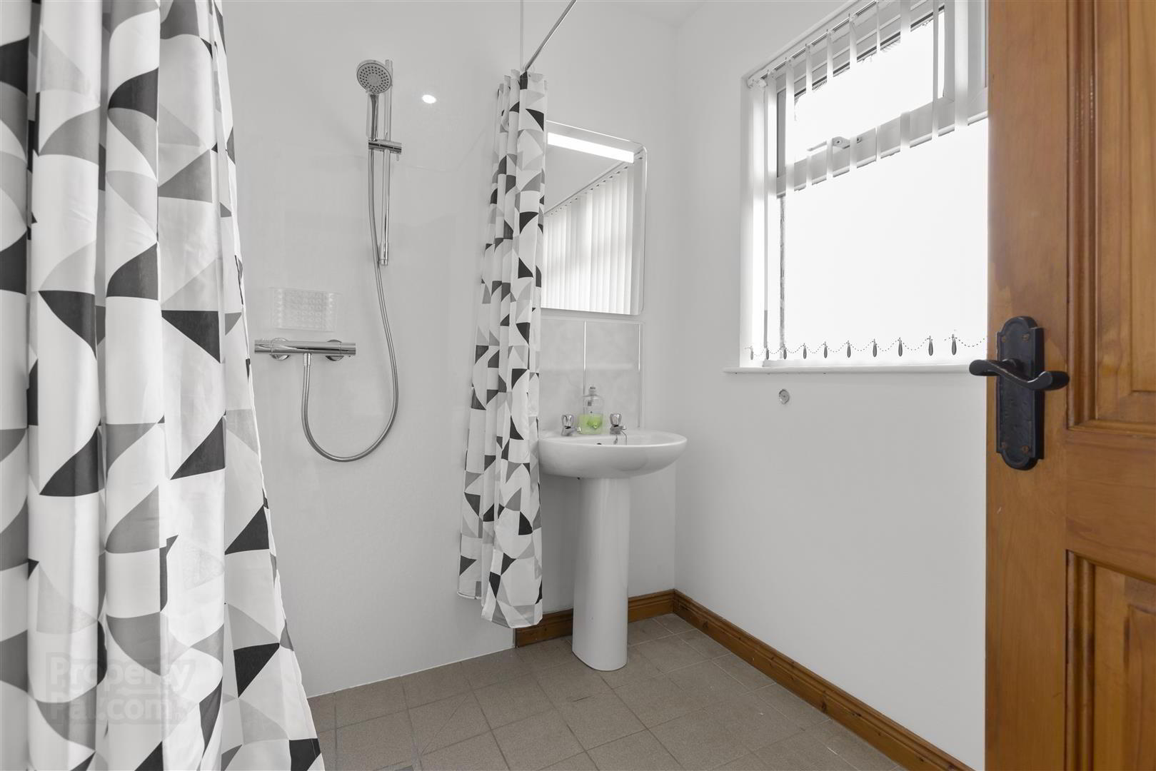 5 Benone Avenue 25 of 128