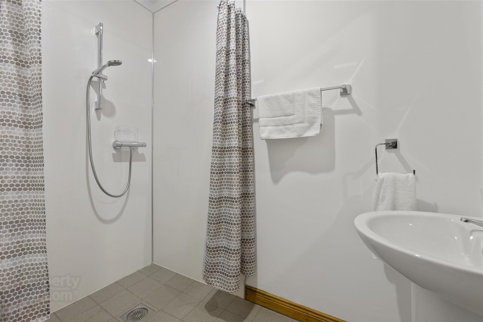 5 Benone Avenue 39 of 128