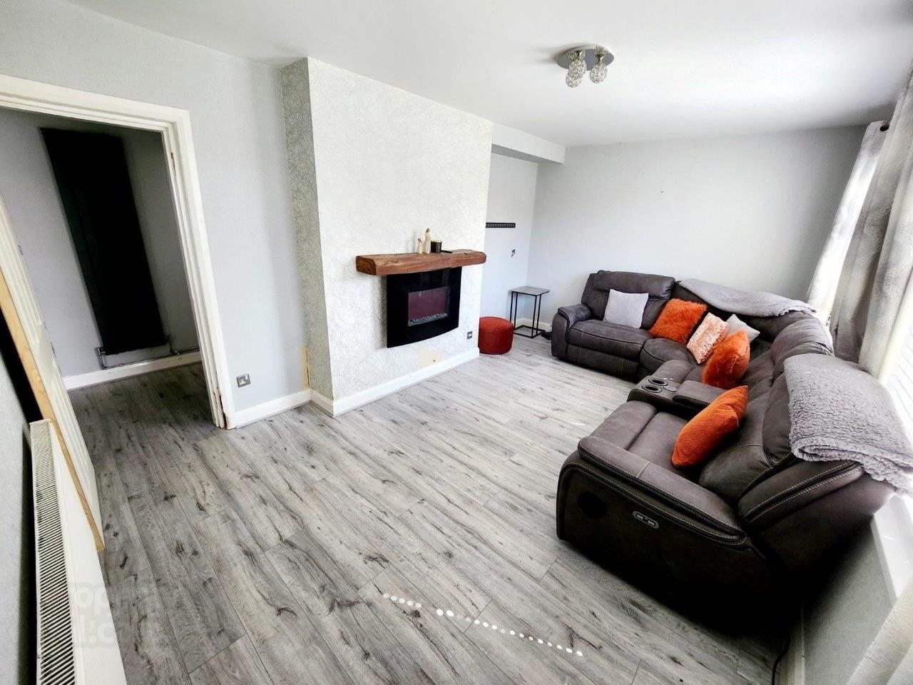 10 Sunninghill Gardens 3 of 12