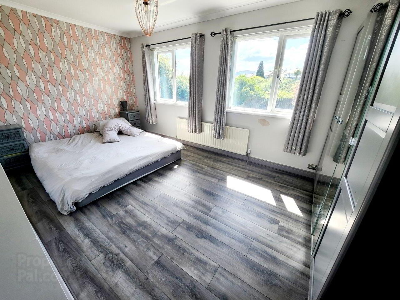 10 Sunninghill Gardens 6 of 12