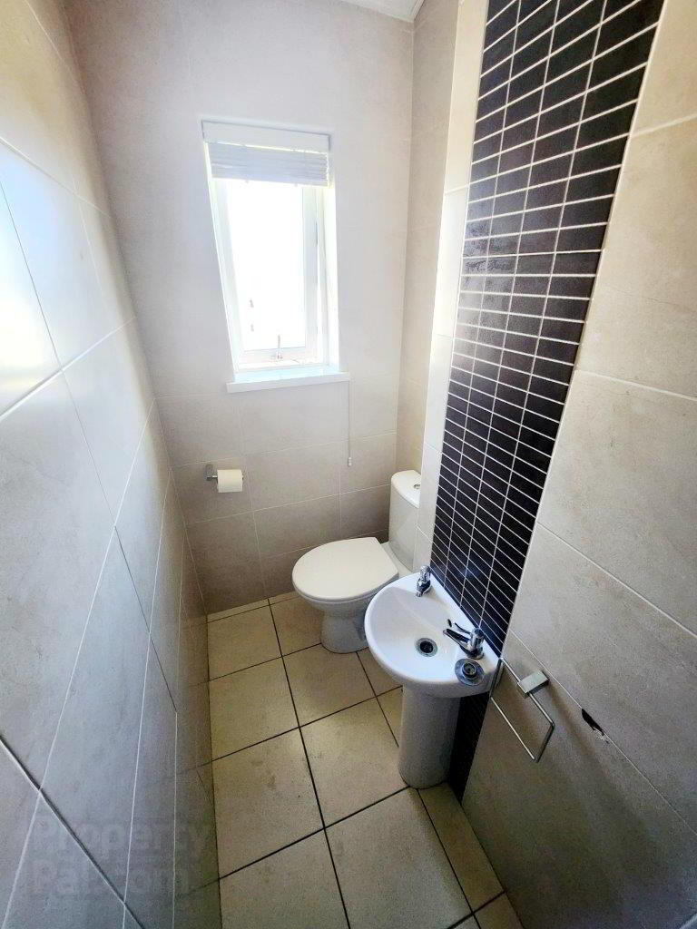 10 Sunninghill Gardens 10 of 12