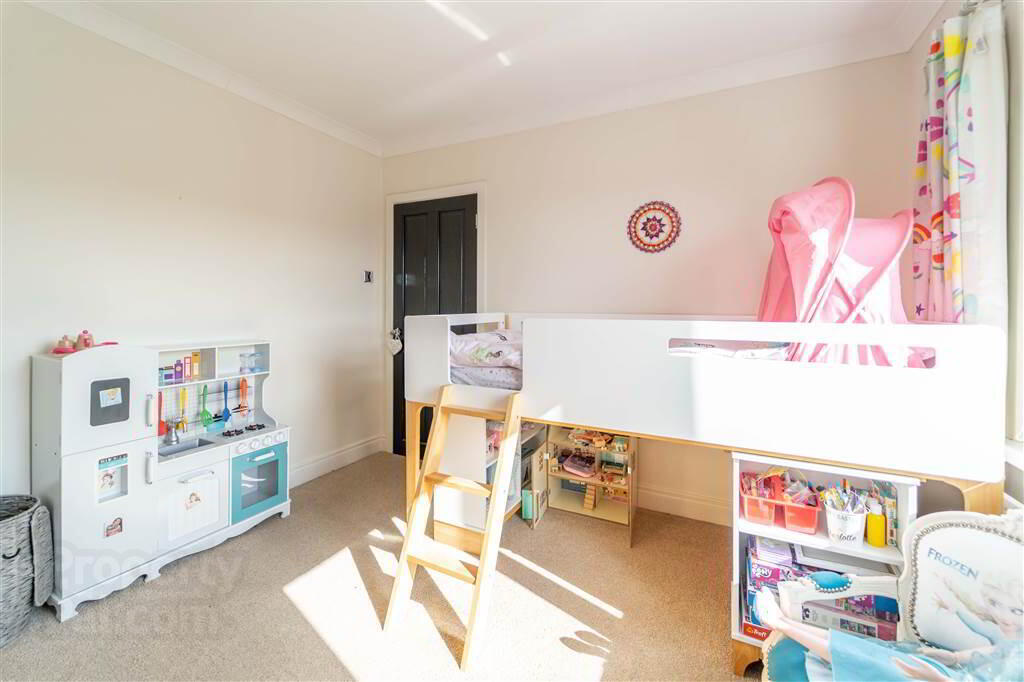 53 Newtownards Road 13 of 23