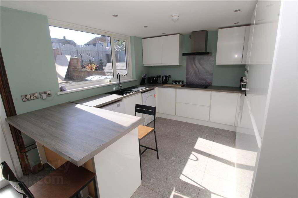 41 Cairnsmore Avenue 6 of 15