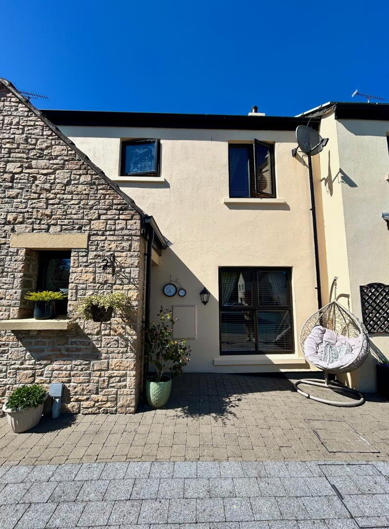6 Carmoney Court 1 of 10