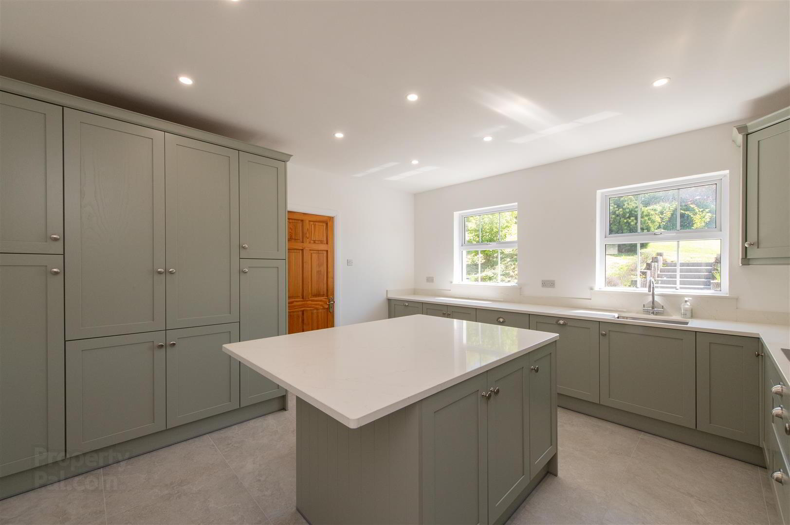 28 Manse Road 5 of 40