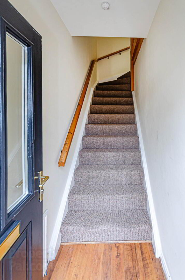 27 Kingscourt Close 3 of 25