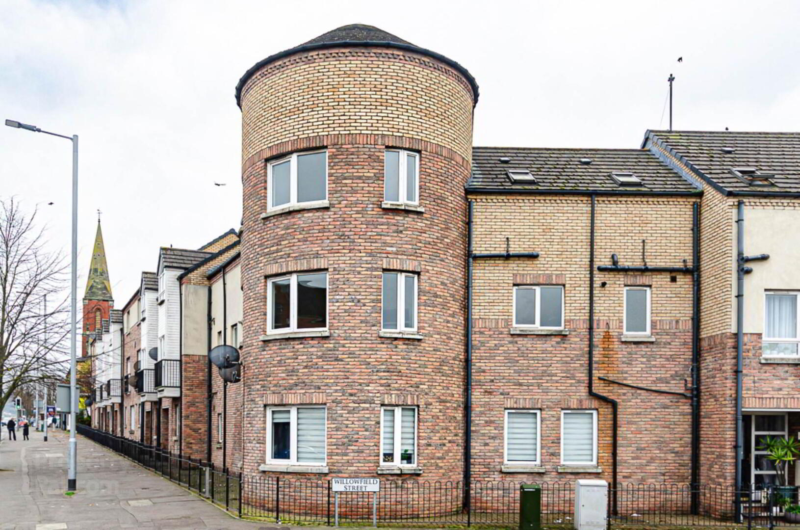 27 Kingscourt Close 1 of 25