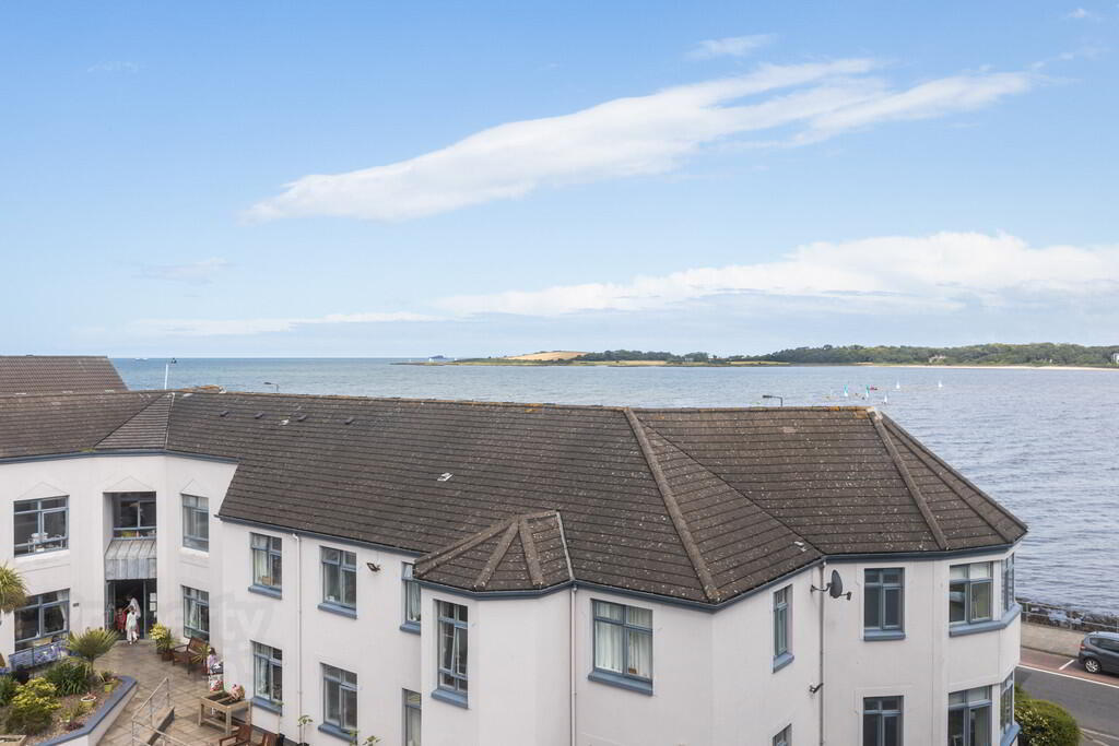 18 Ballyholme View 17 of 24