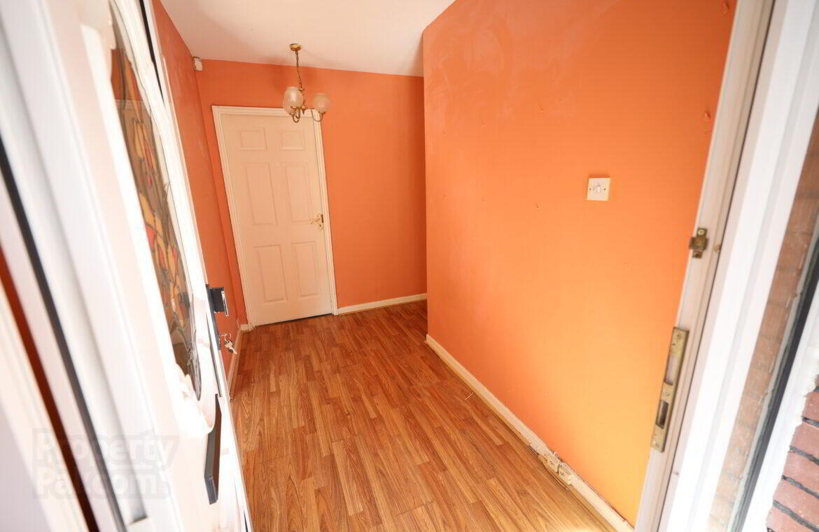 Brookmoor, 7 Pembroke Close 4 of 18