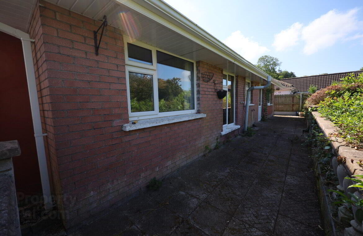 Brookmoor, 7 Pembroke Close 16 of 18