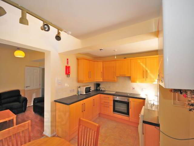 35 Landseer Street 1 of 9