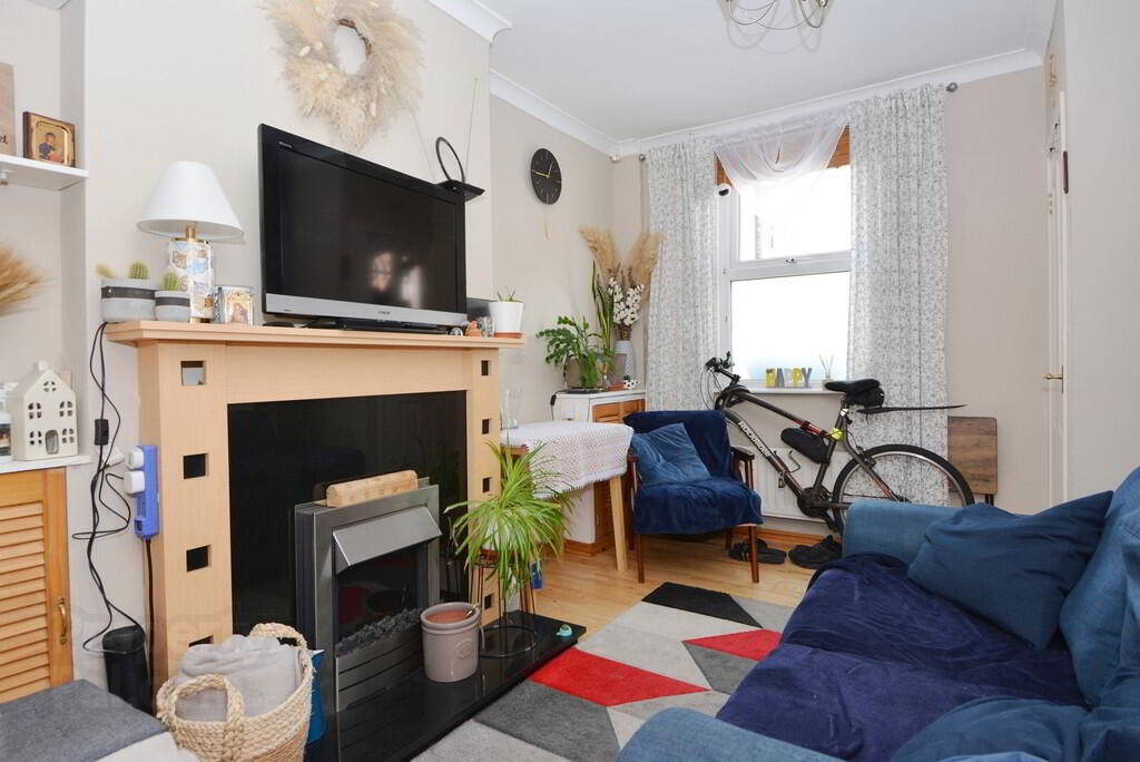 48 Fortuna Street 3 of 7