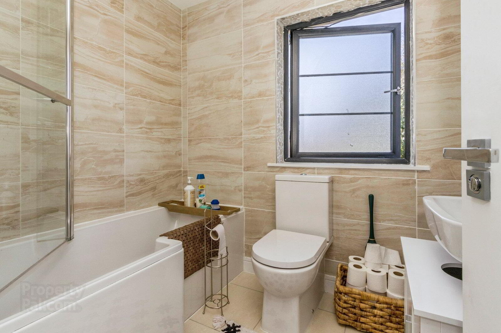 9 Fairfields Glen 15 of 20