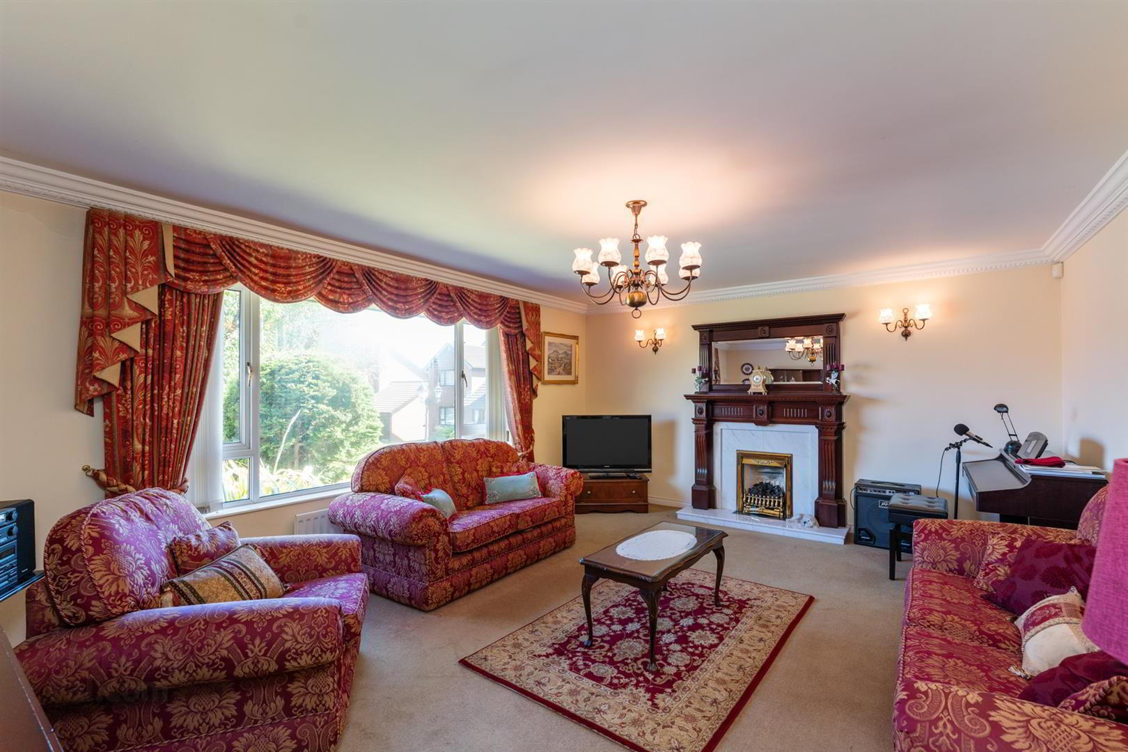 8 Aldergrange Avenue 5 of 25