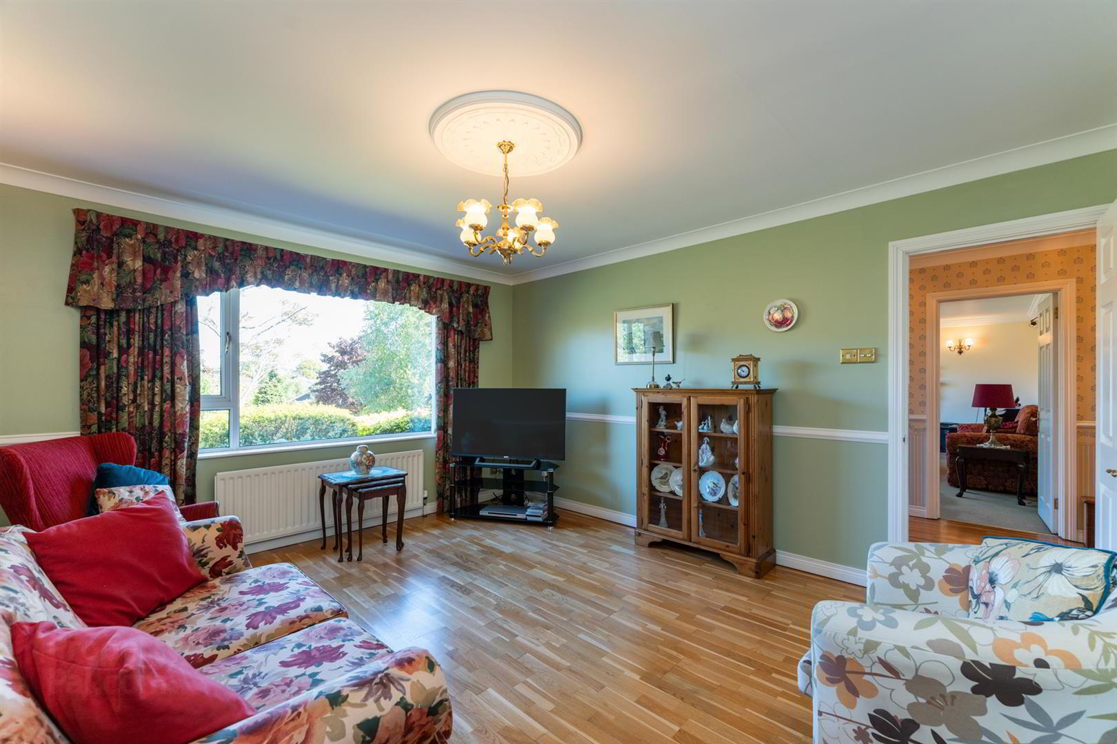 8 Aldergrange Avenue 7 of 25