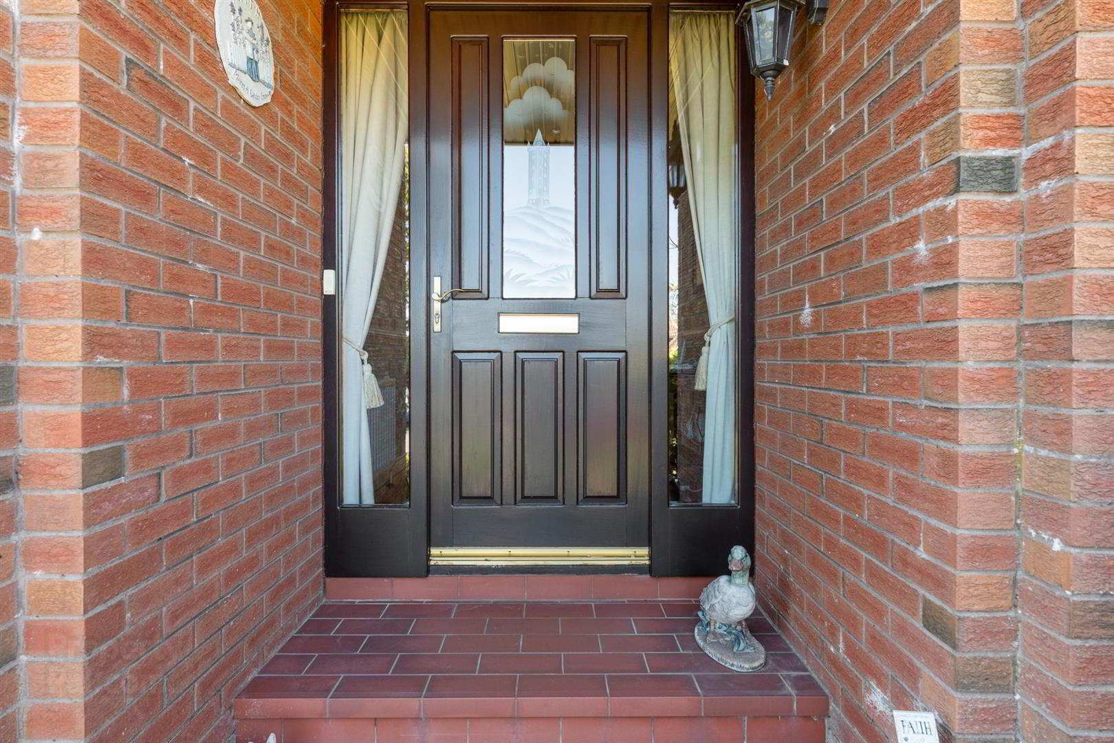 8 Aldergrange Avenue 3 of 25