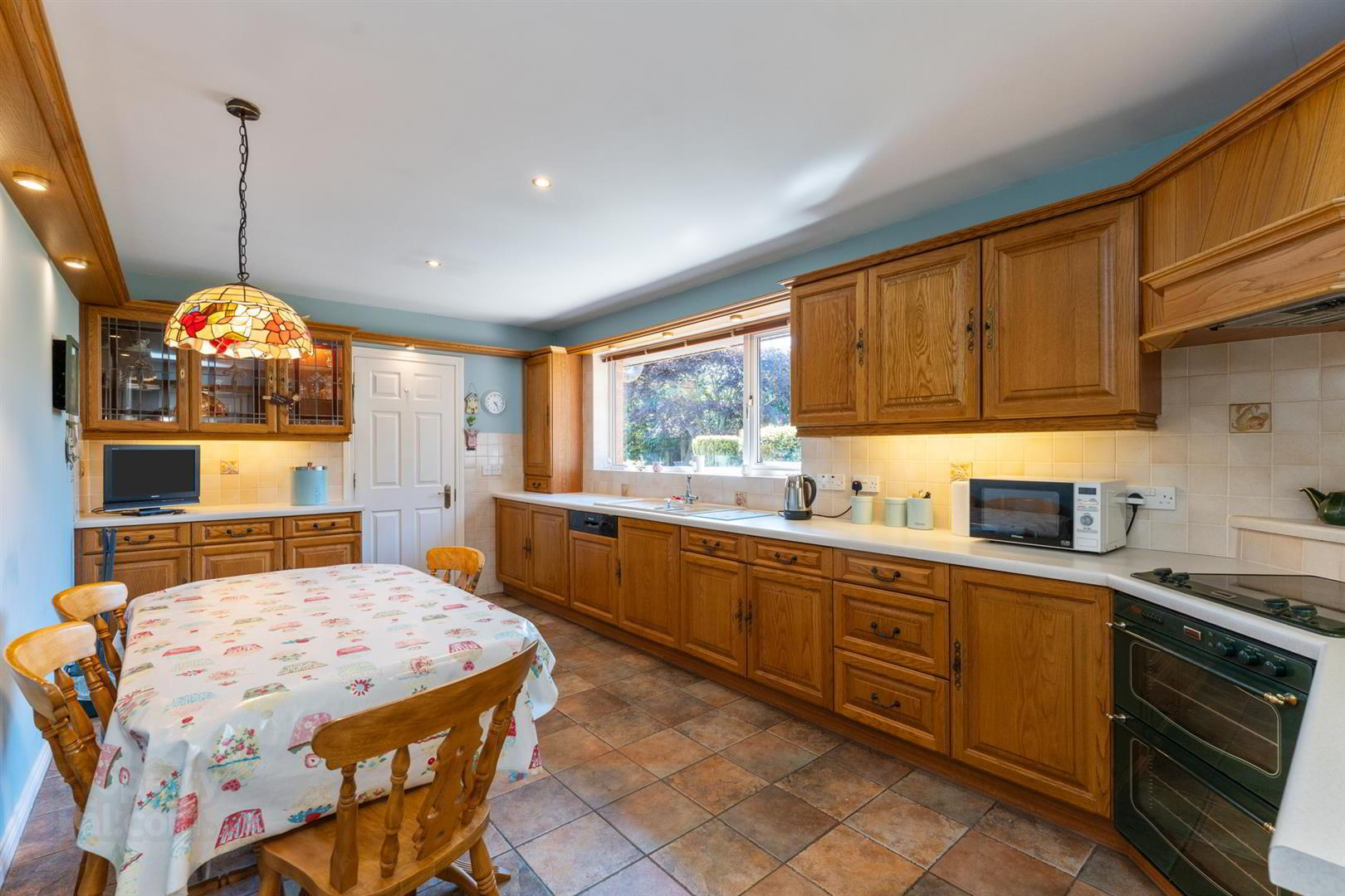 8 Aldergrange Avenue 10 of 25