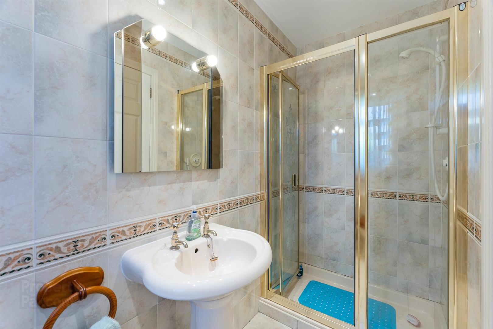 8 Aldergrange Avenue 16 of 25