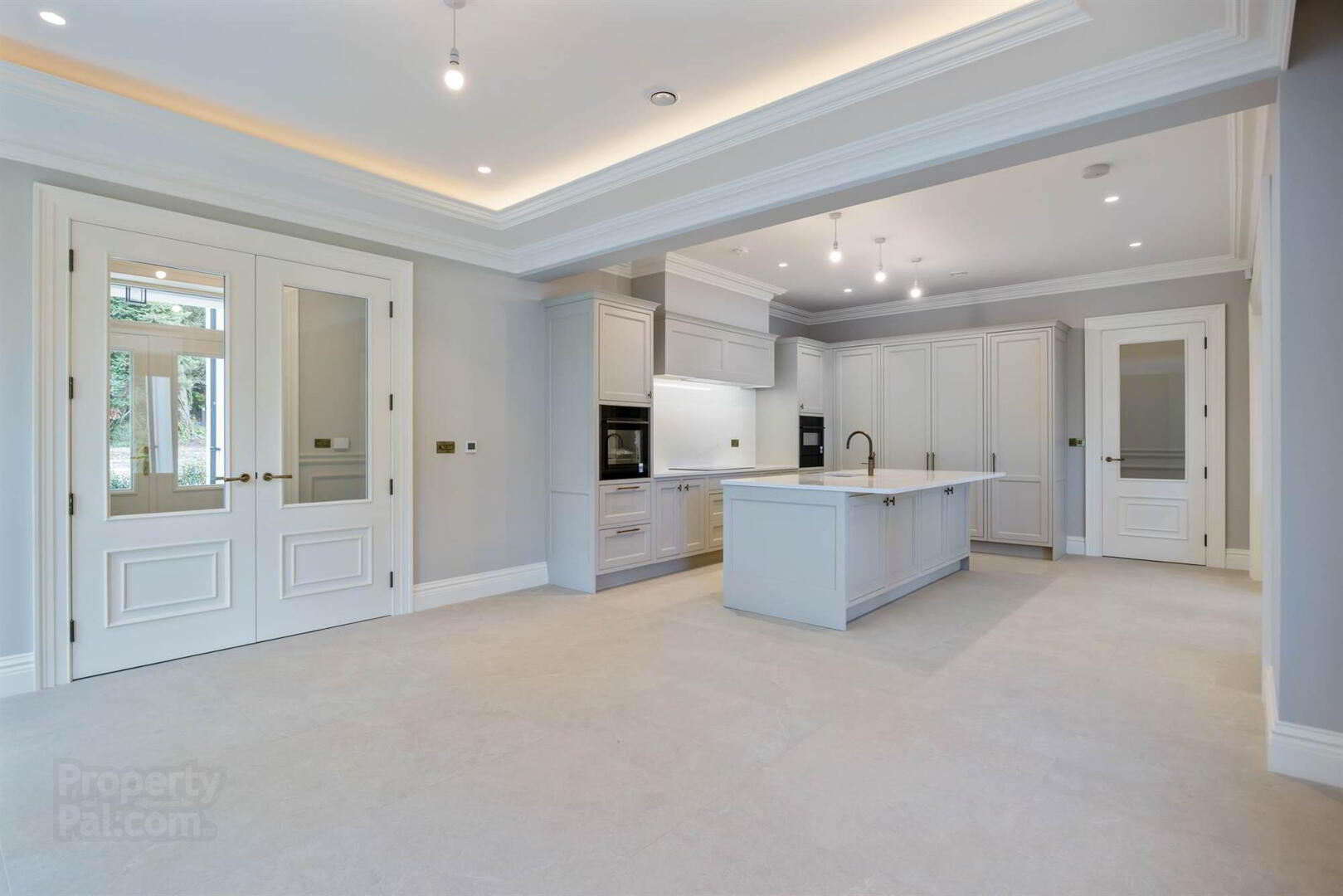 Ground Floor, The Mansion Block Apartments, 15 Ardavon Park 11 of 45