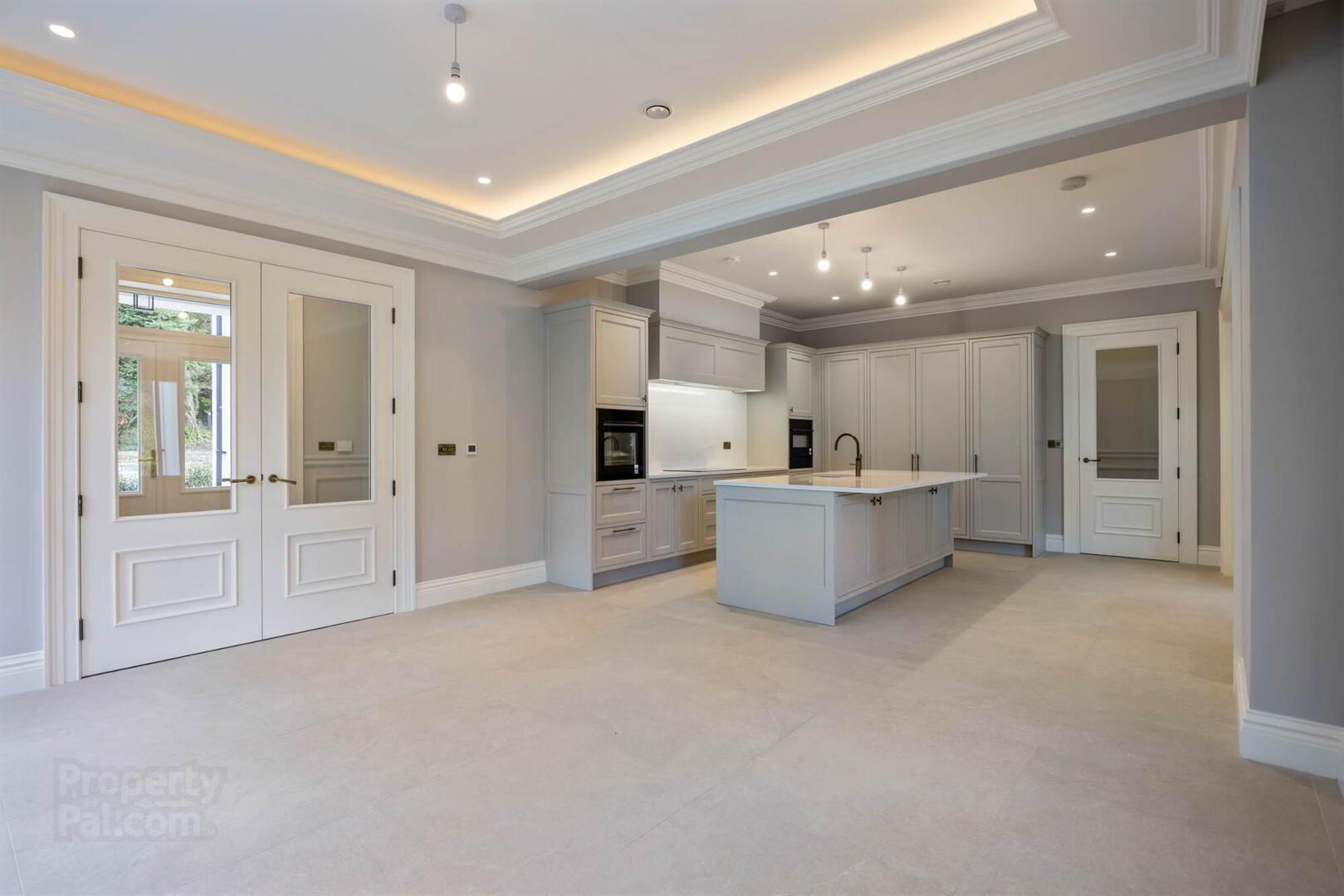 Ground Floor, The Mansion Block Apartments, 15 Ardavon Park 18 of 45