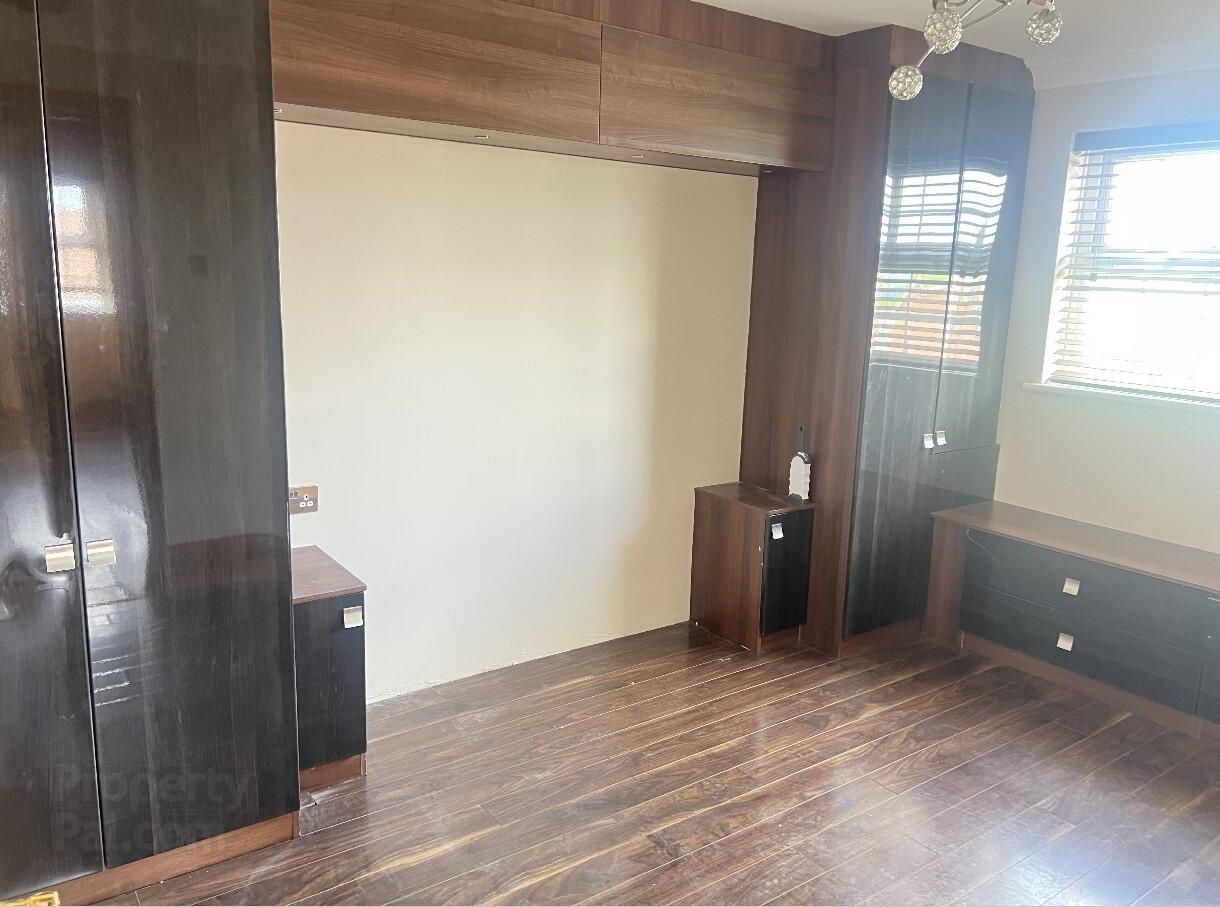 27a Springfarm Heights 5 of 8