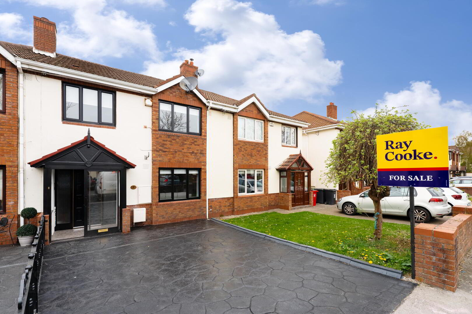 8 Hermitage Place 1 of 39