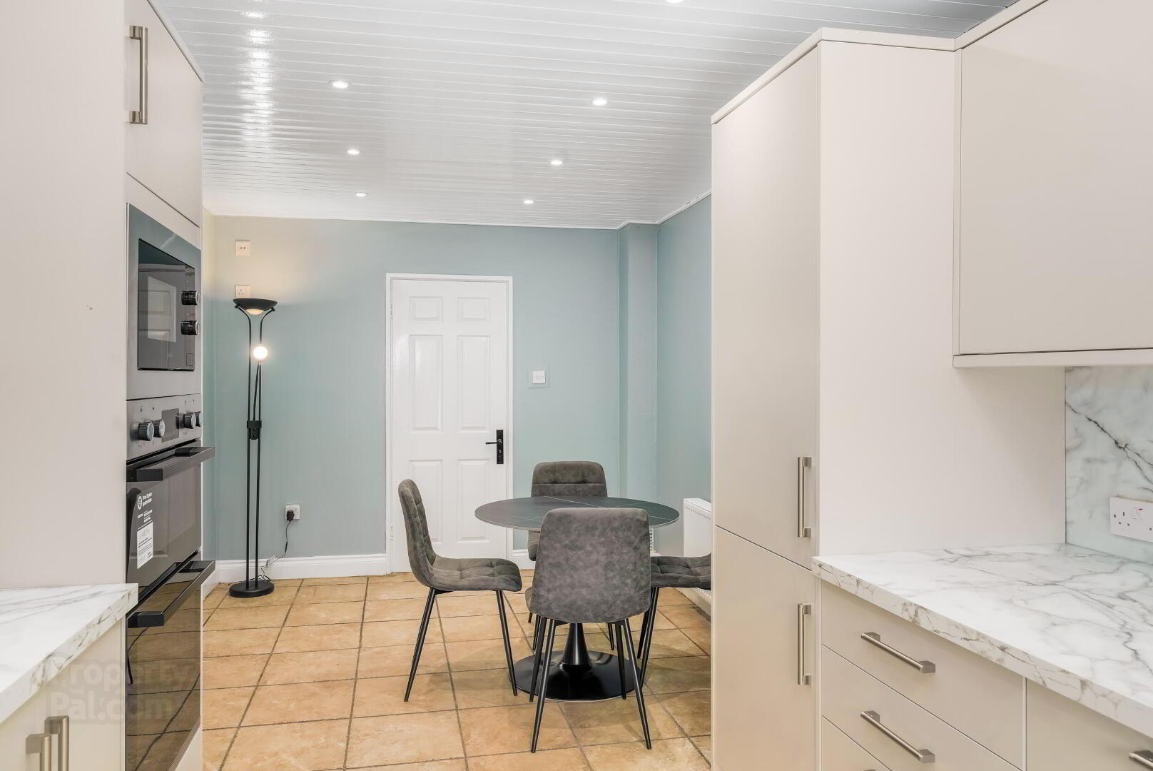 8 Hermitage Place 14 of 39