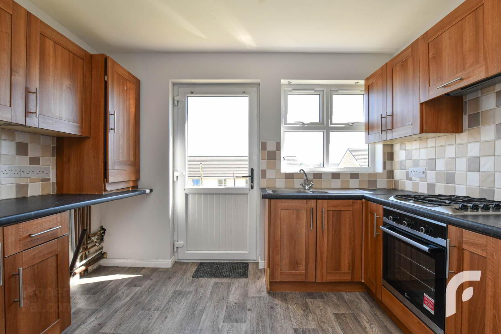 195 Blackthorn Rise 15 of 32