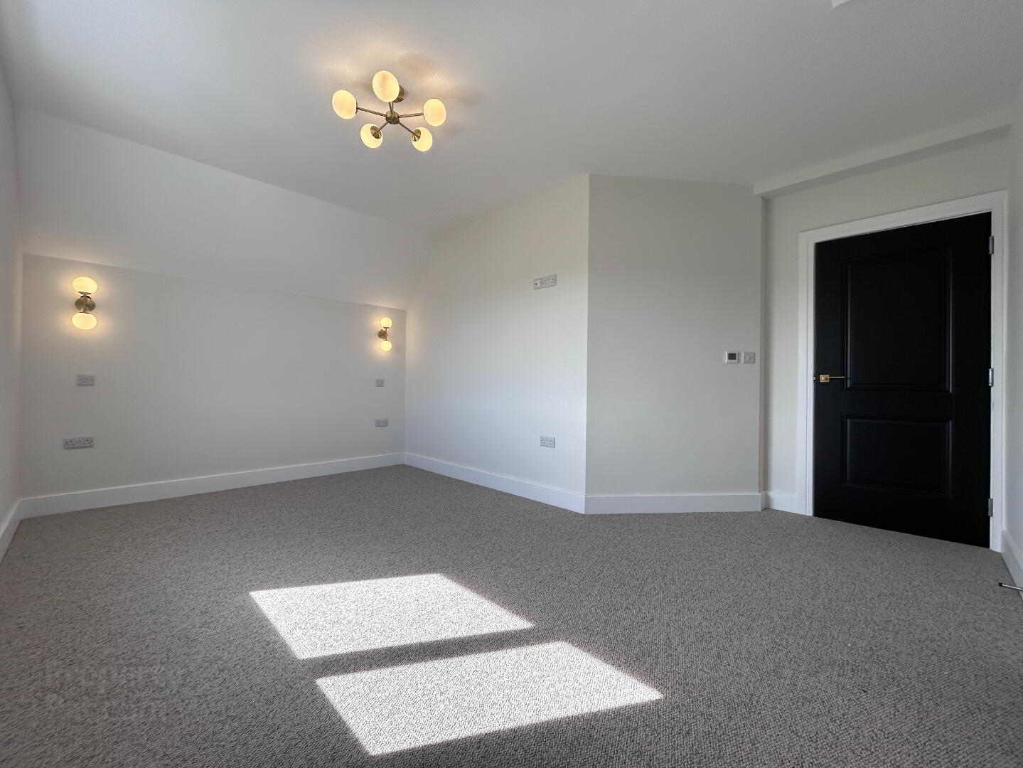 Strand House, 105 Strand Road 10 of 27