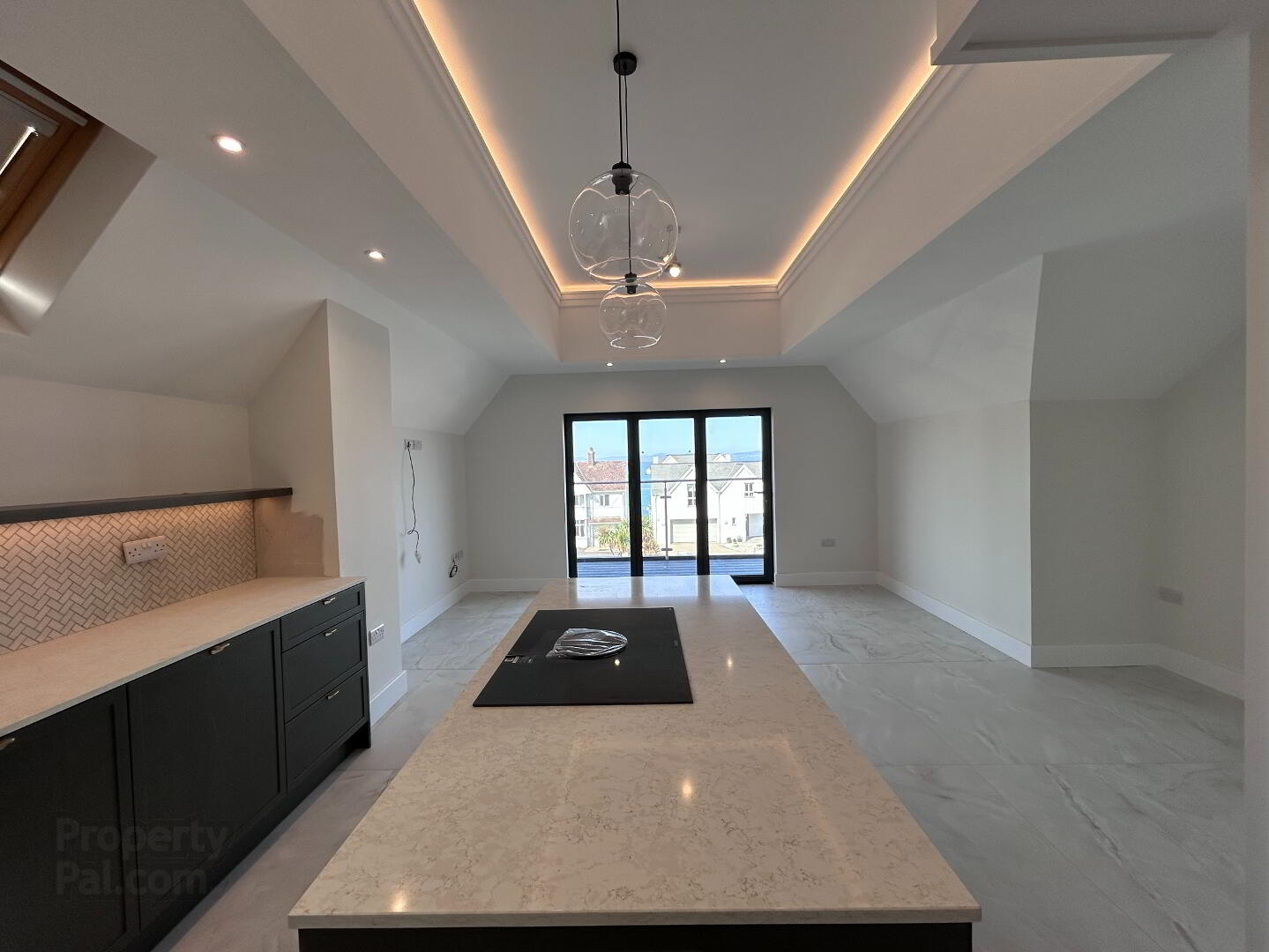 Strand House, 105 Strand Road 4 of 27