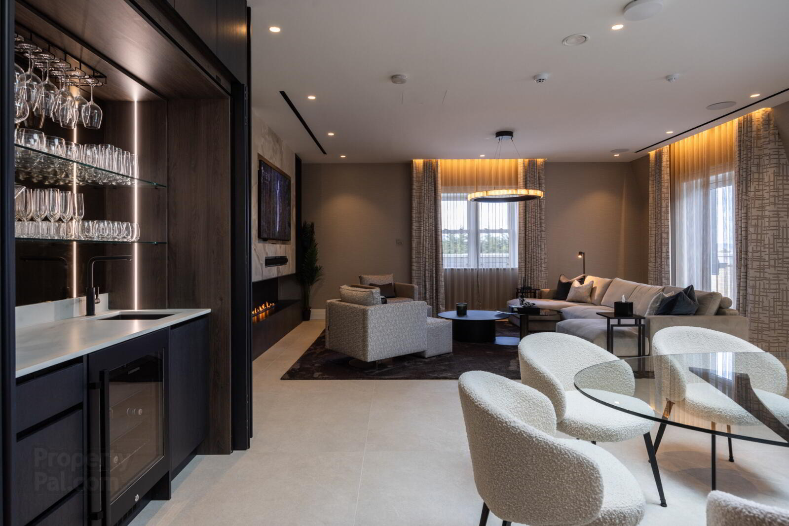 Apt 18, Penthouse The Mansion House 14 of 54