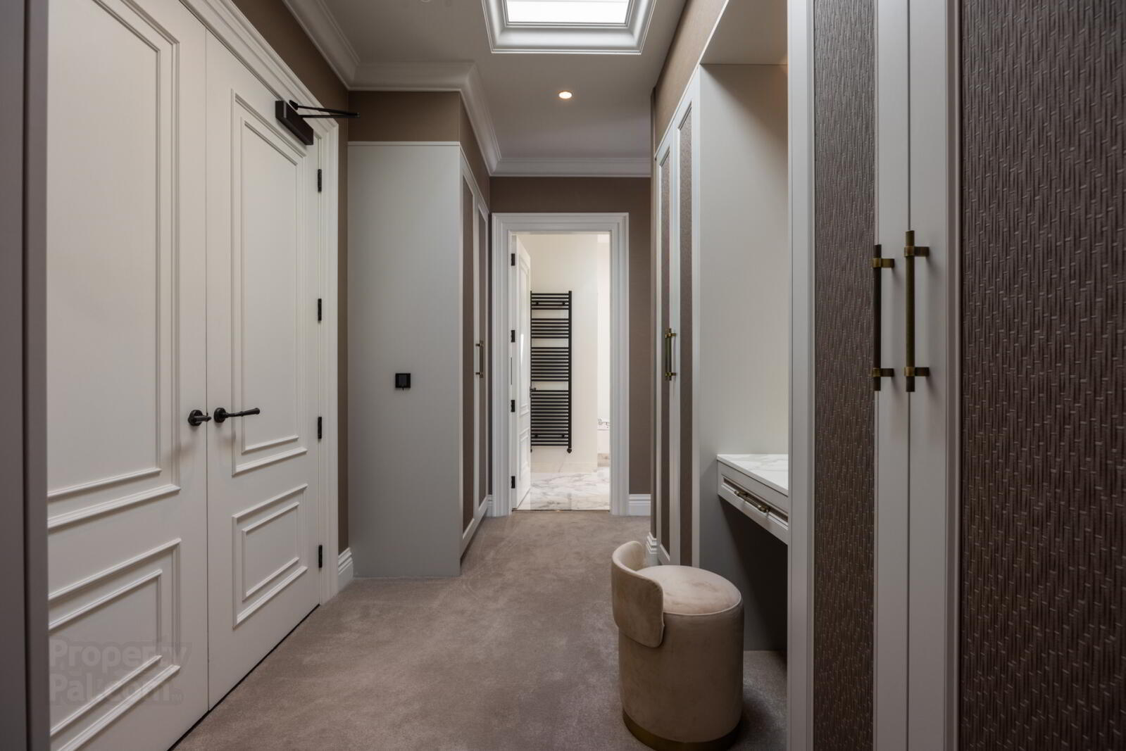 Apt 18, Penthouse The Mansion House 43 of 54