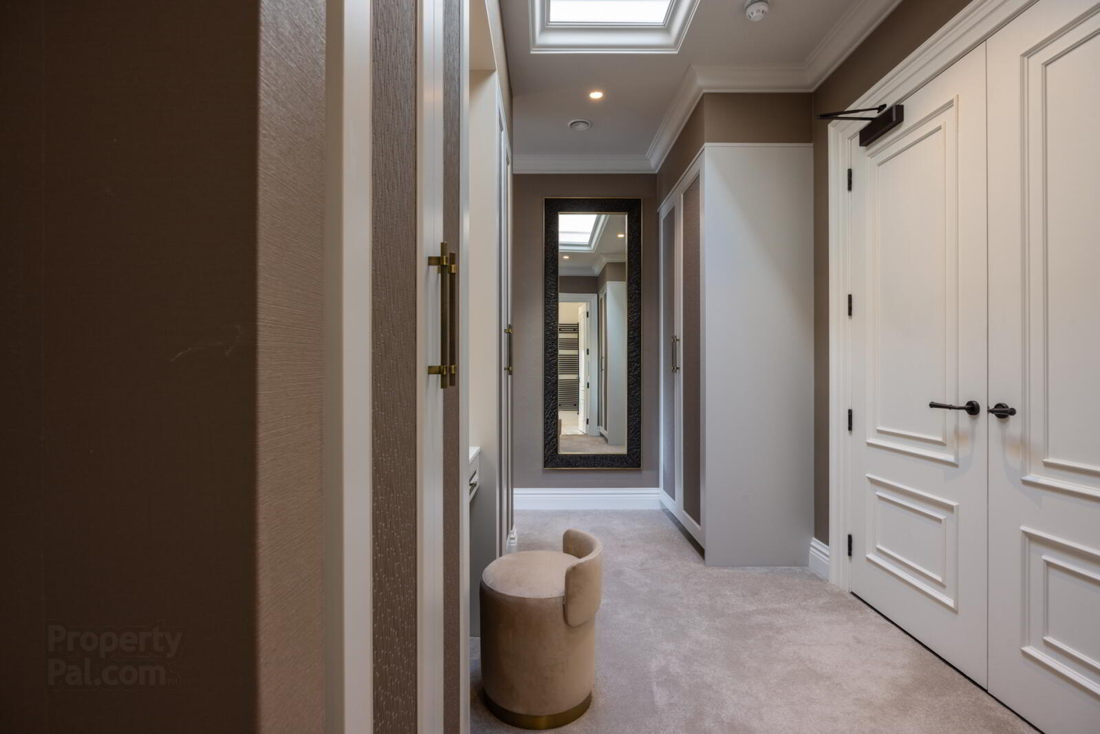 Apt 18, Penthouse The Mansion House 45 of 54