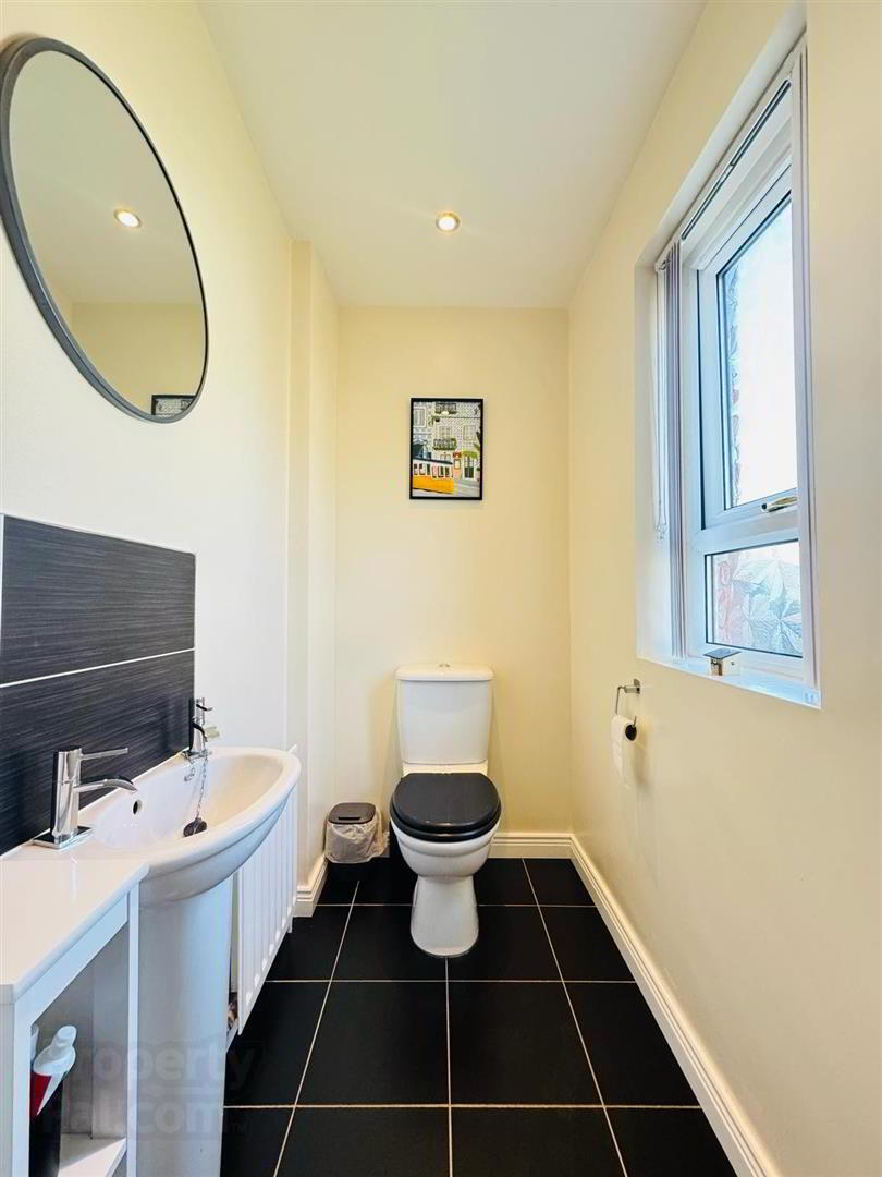 44 Alderley Place 4 of 22
