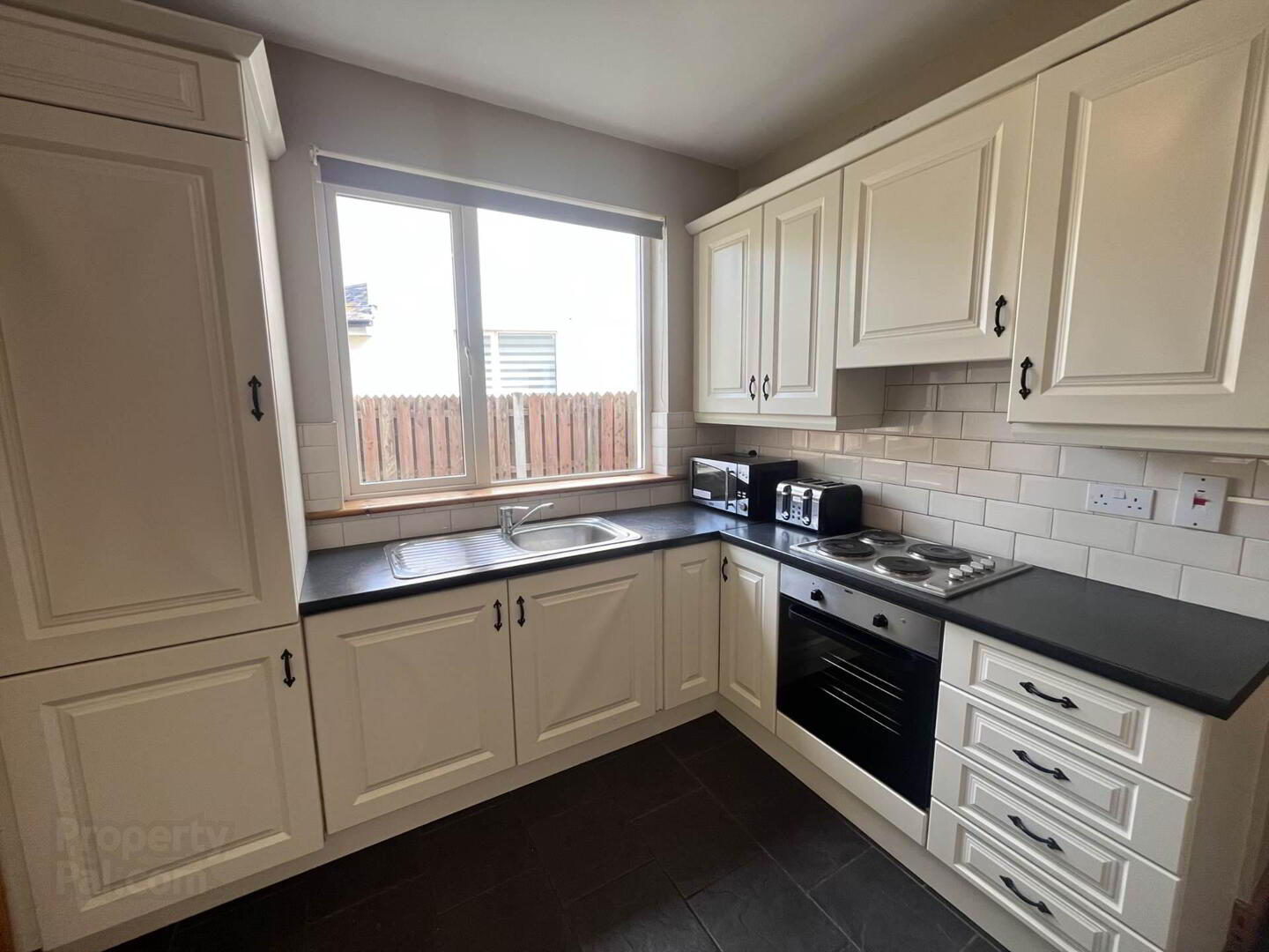 9 Longfield Avenue 6 of 14