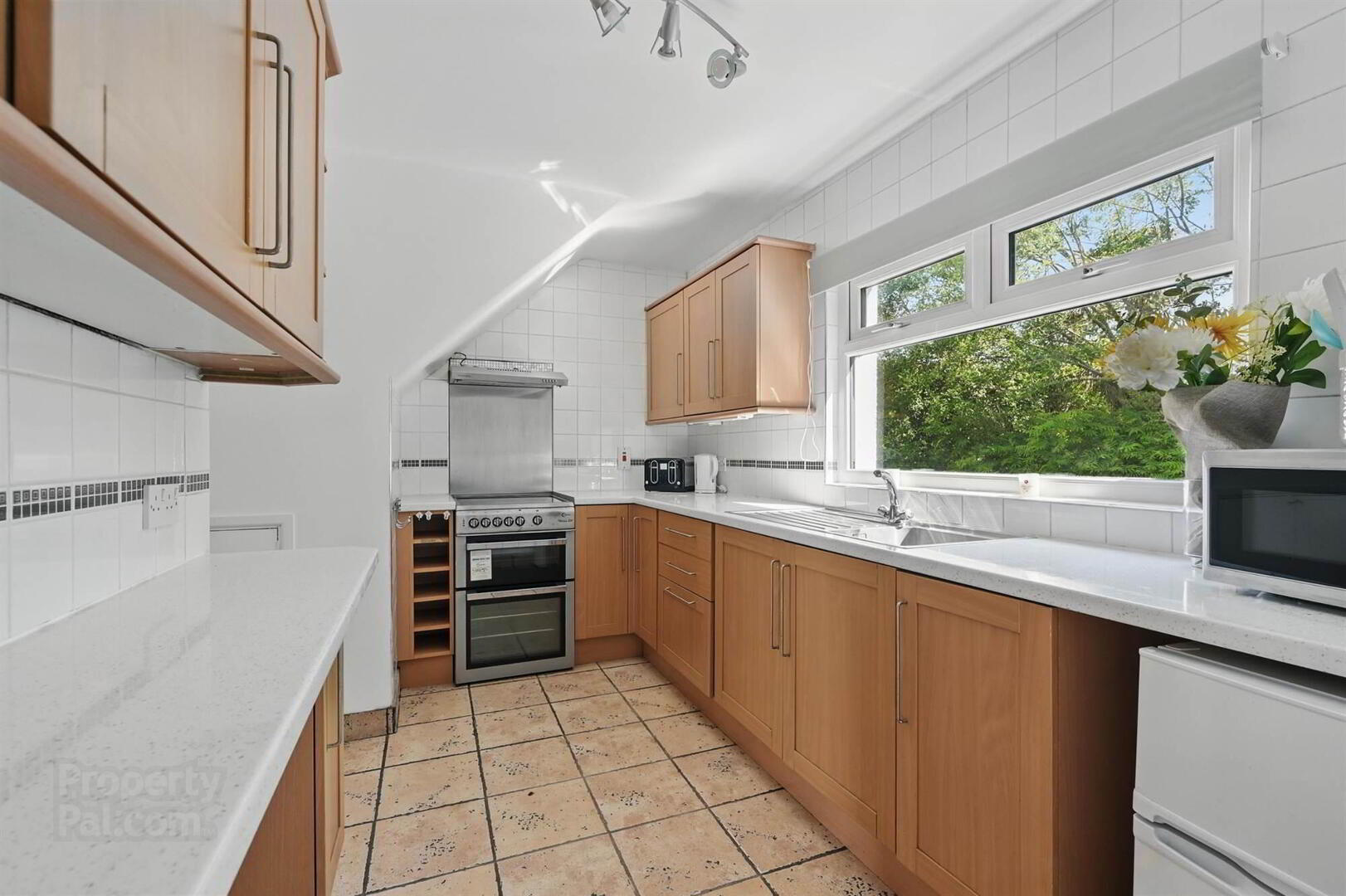 17 Godfrey Avenue 11 of 31