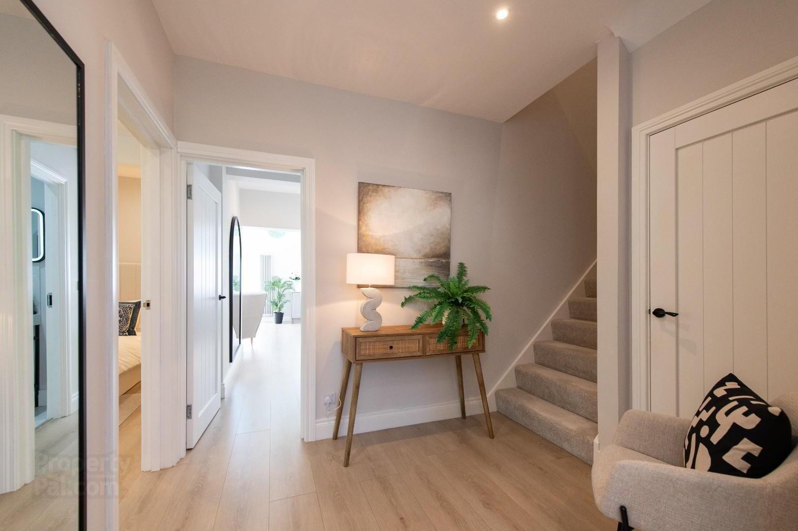 3 Breda Crescent 2 of 29
