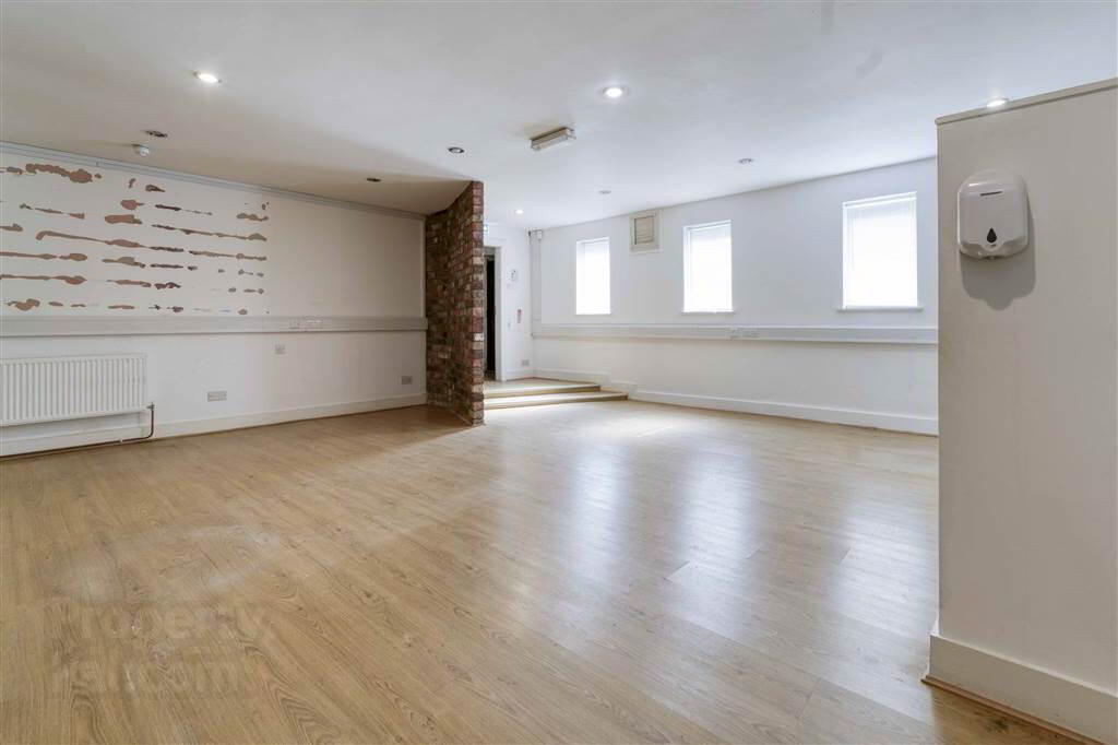 1-3 Ballynahinch Street 3 of 30