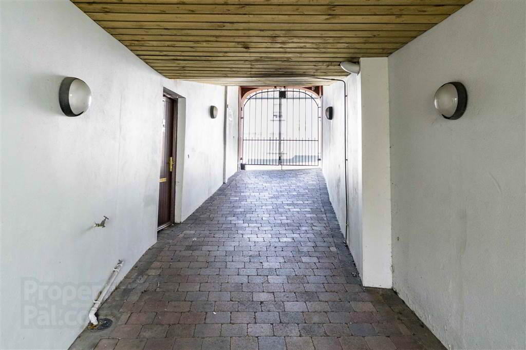 1-3 Ballynahinch Street 27 of 30